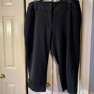 Black cuffed dress capris